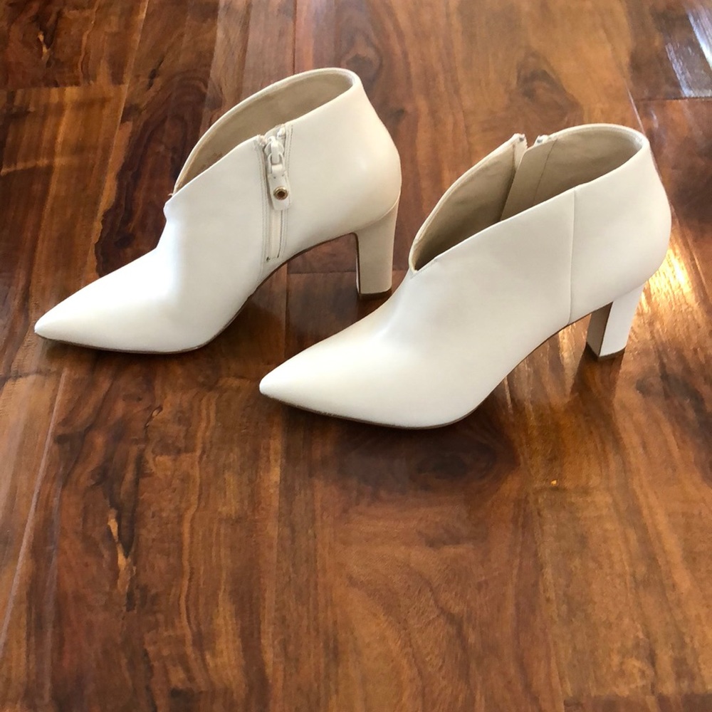 Cole Haan Pointed Shooties PERFECT condition!